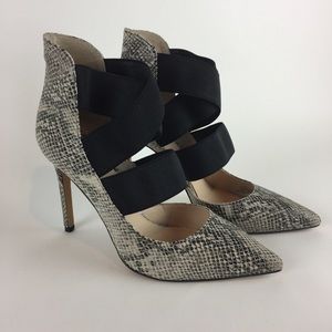 Vince Camuto Nigel Tabby Grey Pumps Snake Print